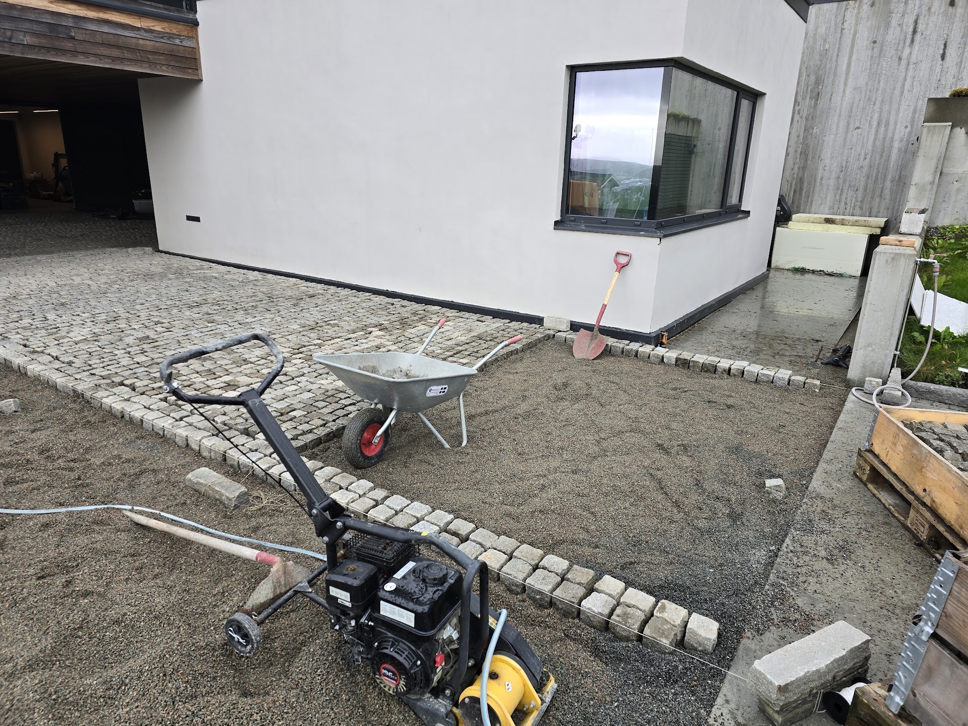 Støtemur, belegningsstein, kantstein